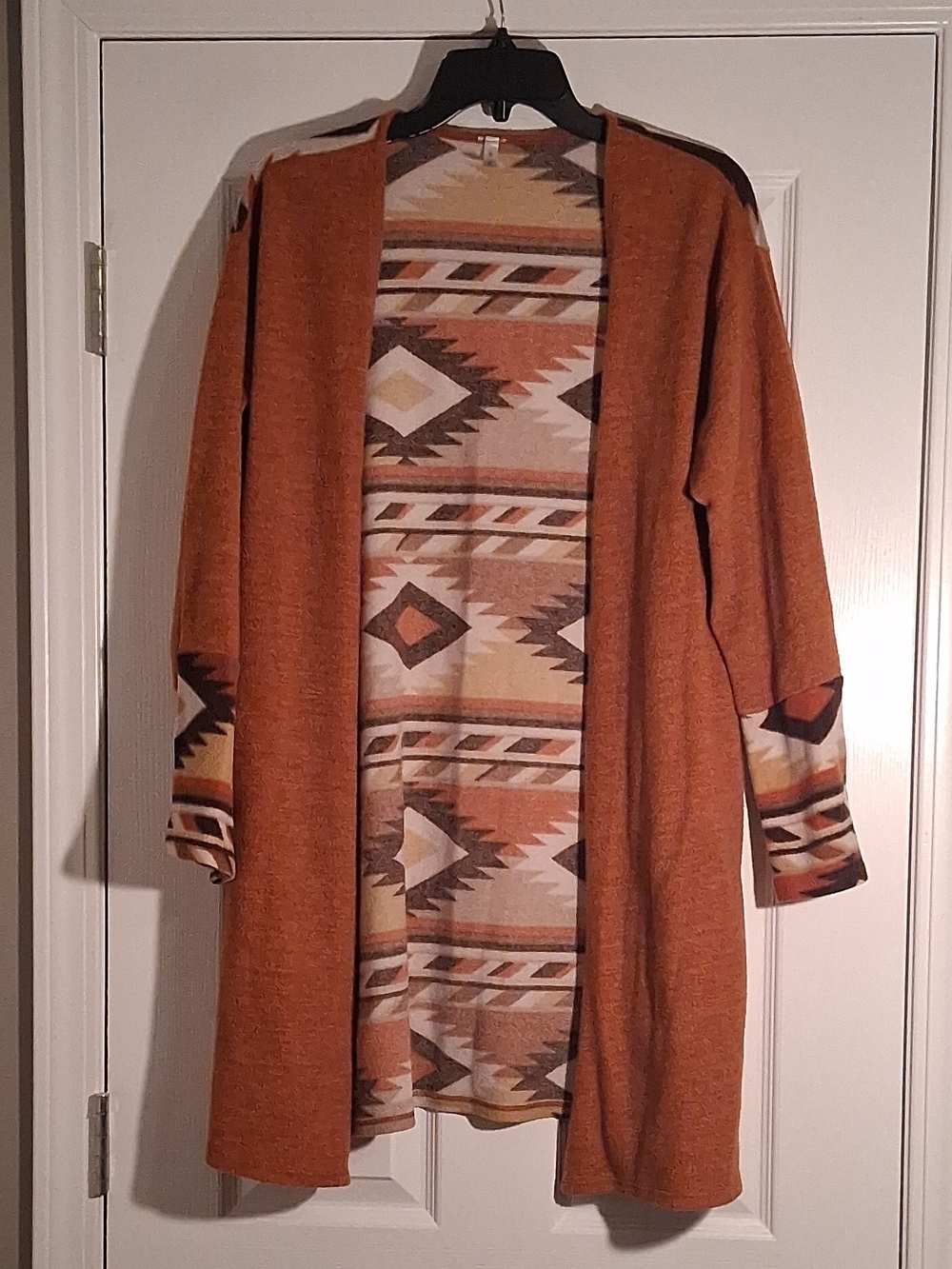Acting Pro rust orange cream patterned top
